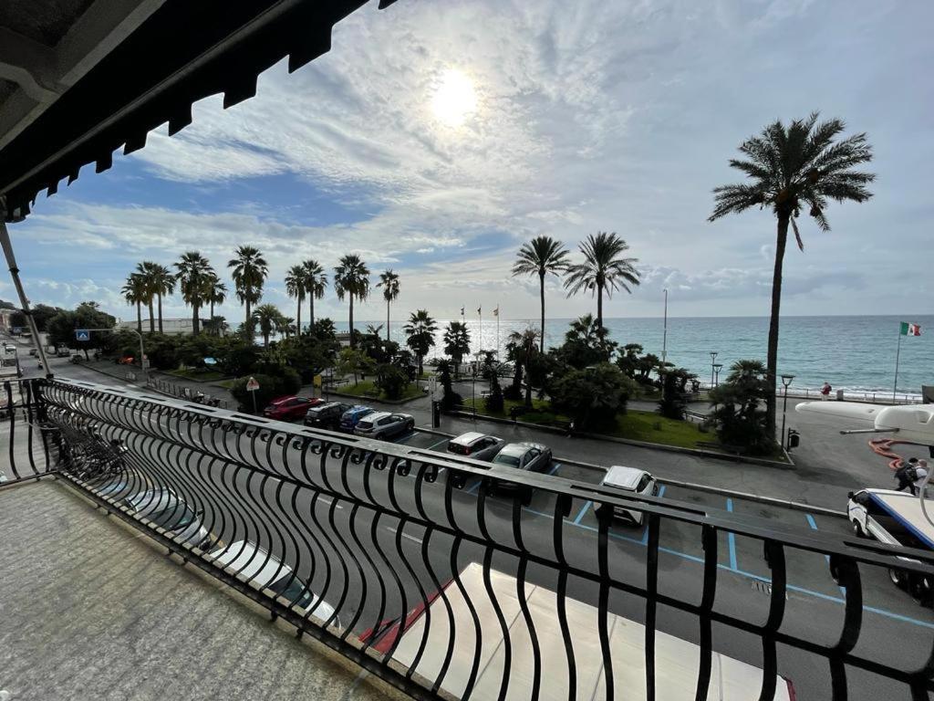 Nuovo Bilocale Frontemare Apartment Varazze Exterior photo